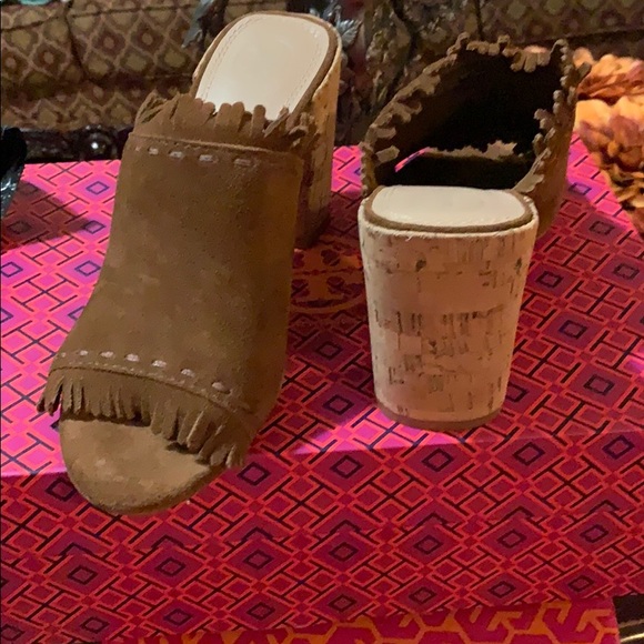 Shoes - Picture 2 of 4